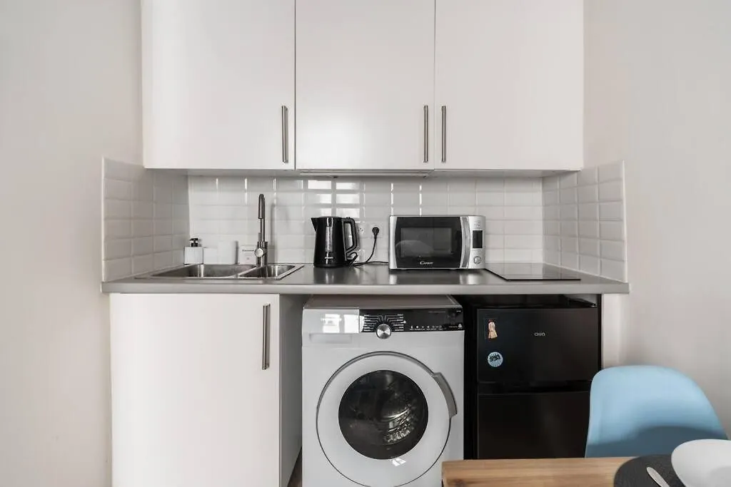 Апартаменты Studio En Plein Coeur Du Marais Париж