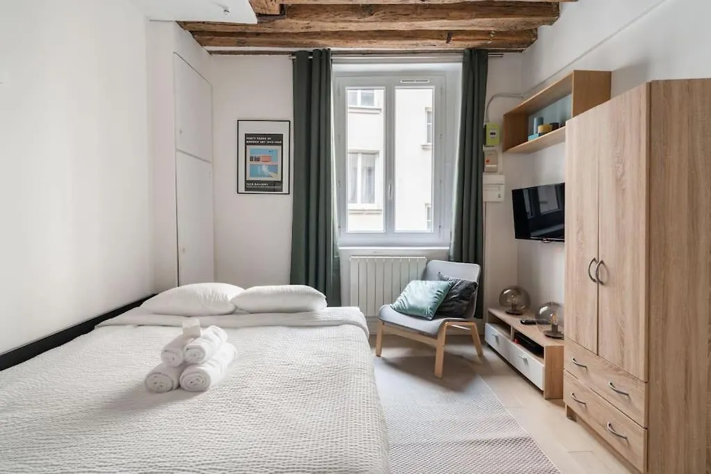 Studio En Plein Coeur Du Marais Париж Франция